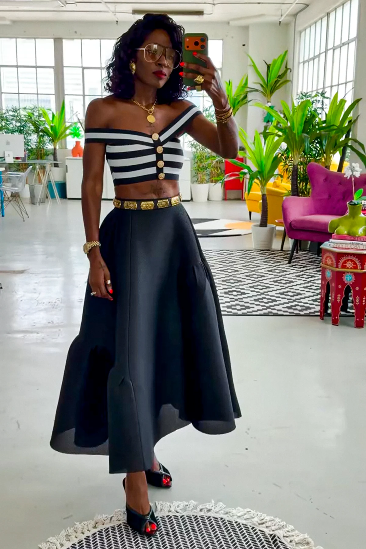 Gestreifte schëllerfräi Crop-Top & ausgestallte Midi-Rock Set