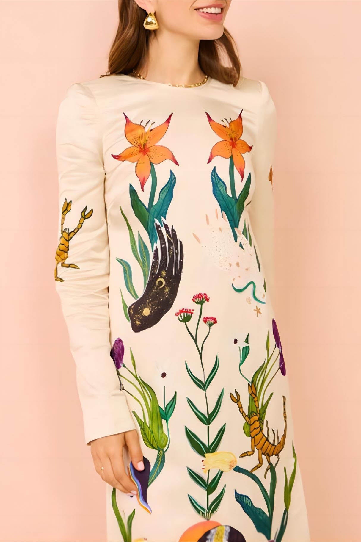 फ्लर्टैशियस प्रिंट बैकलैस ड्रेस