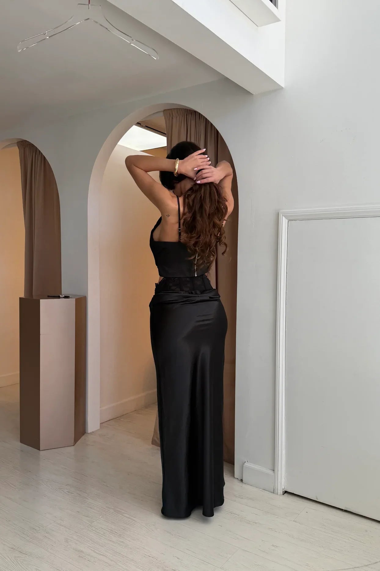 Ensemble jupe en satin à dentelle noire