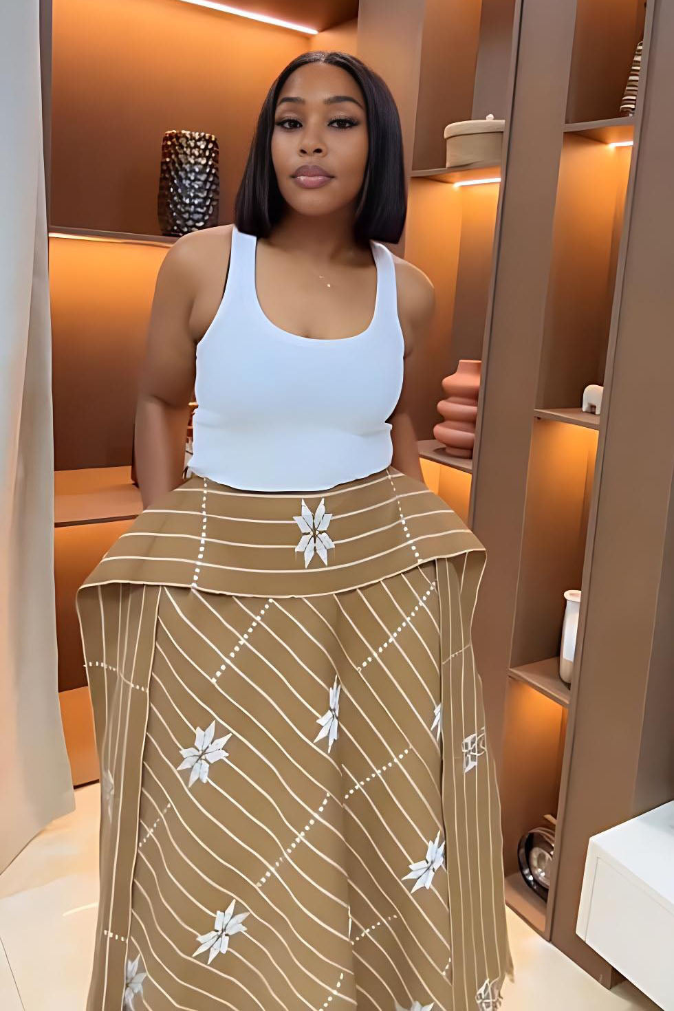 Maxi šaty Azure s lemováním ve tvaru svatozáře