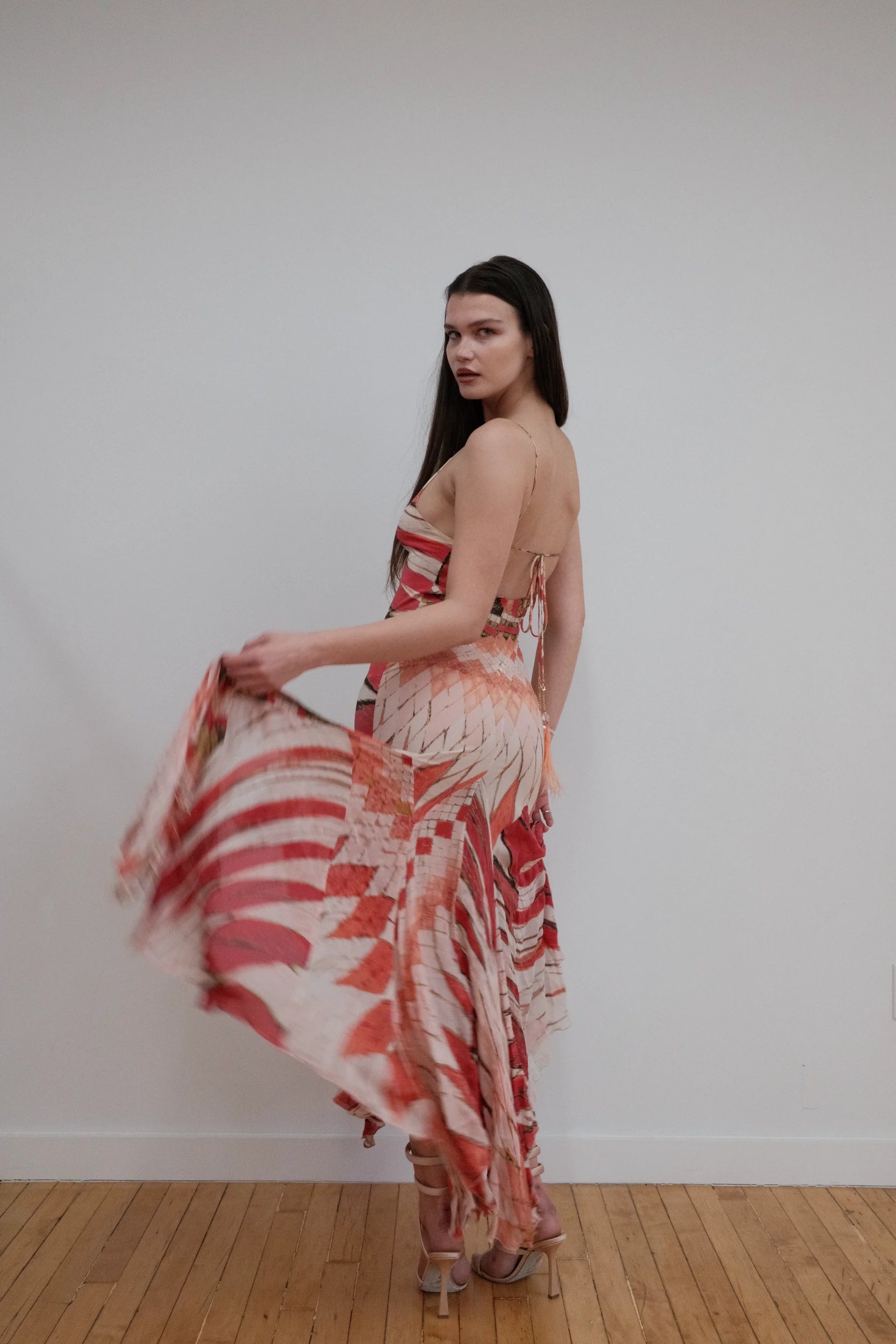 Maxi-jurk met mozaïekprint en asymmetrische snit