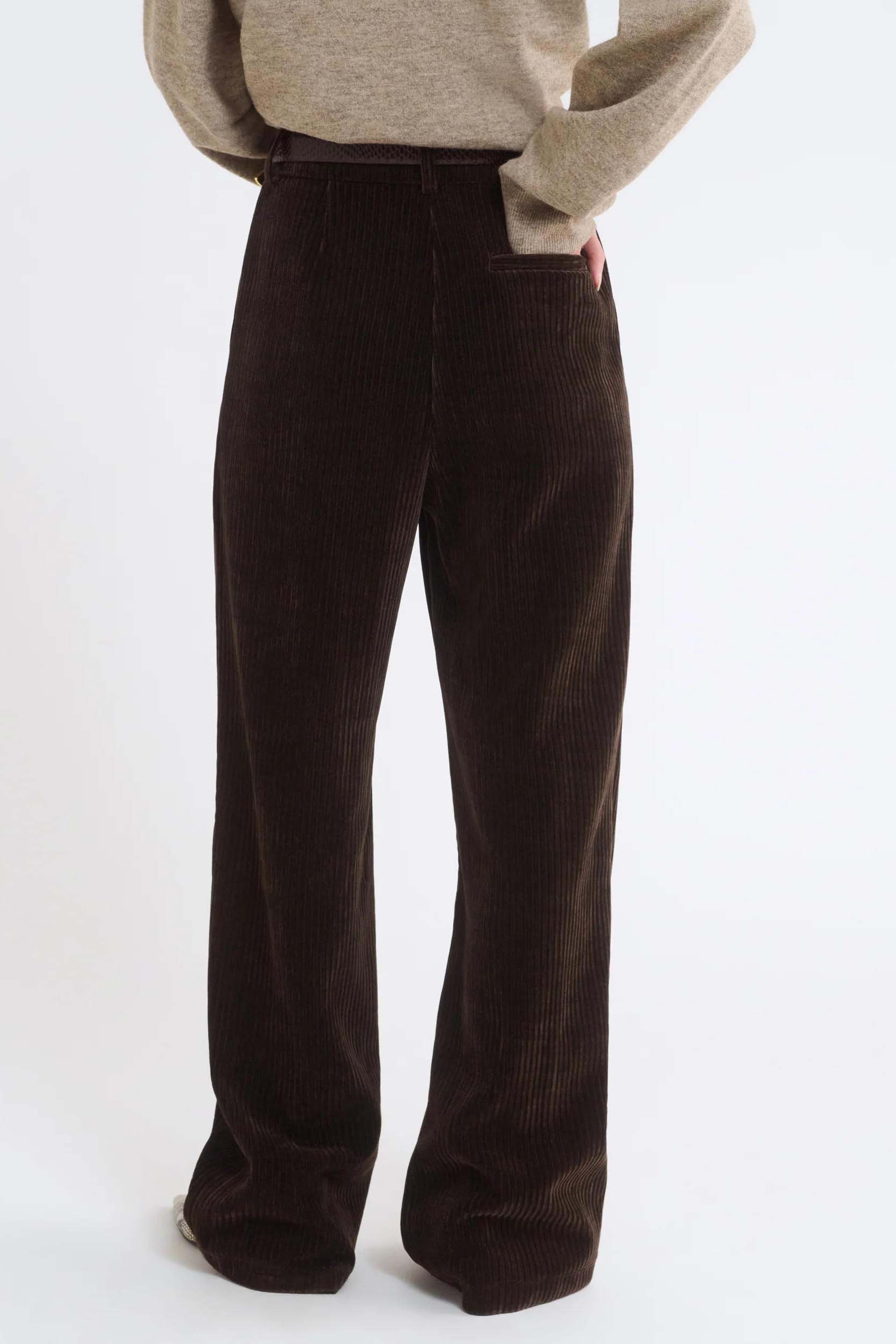 Completo Pantaloni a Gamba Larga in Velluto a Coste Retrò