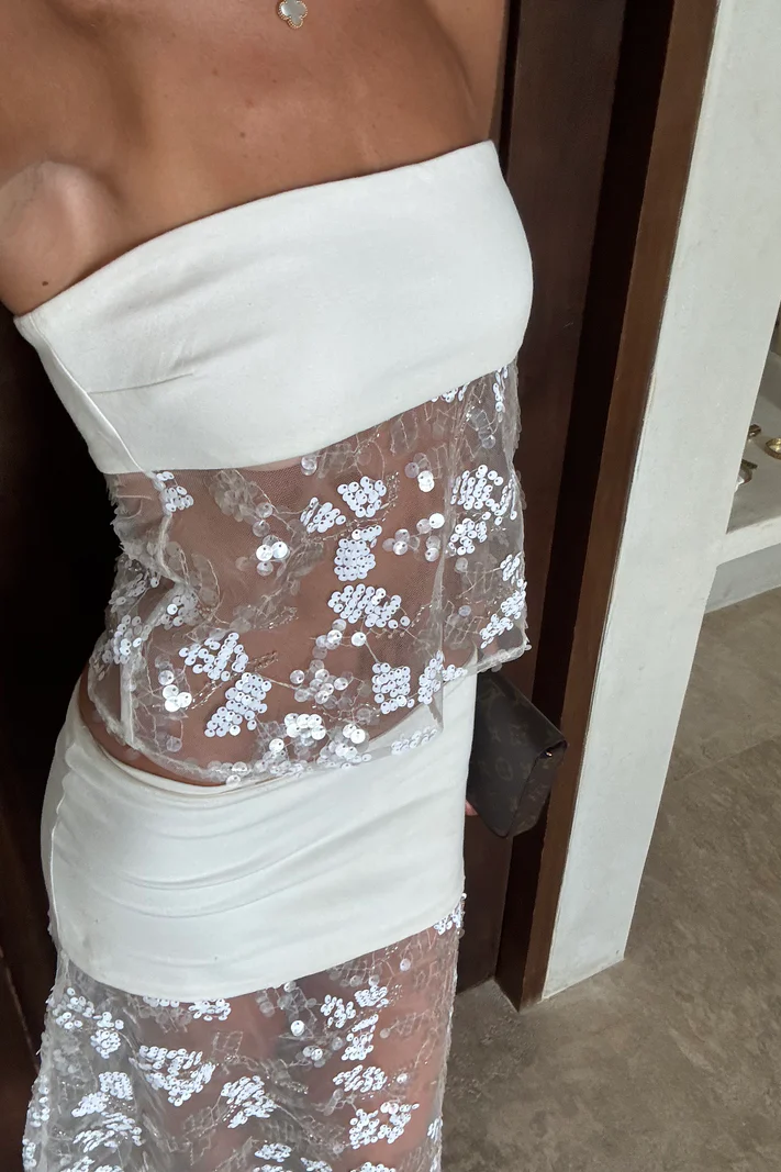 Blumiges Schulterfreies Stufiges Rüschen Maxikleid