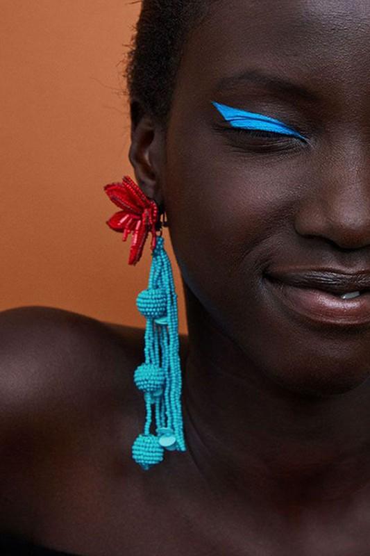 Contrast Color Floral Beaded Earrings