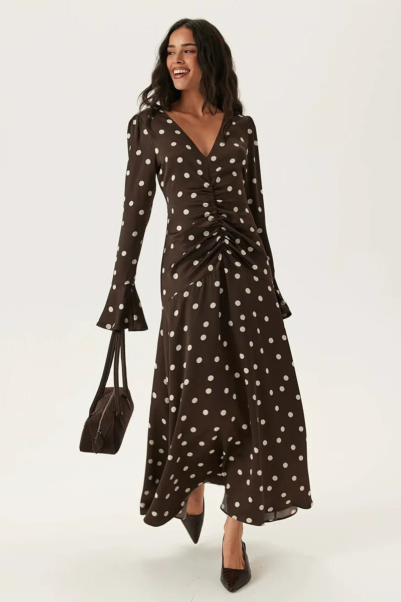 Robe longue à pois et col en V