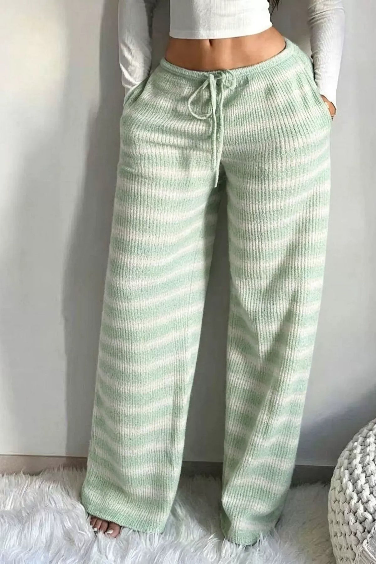 Wijde broek met diagonale ruches