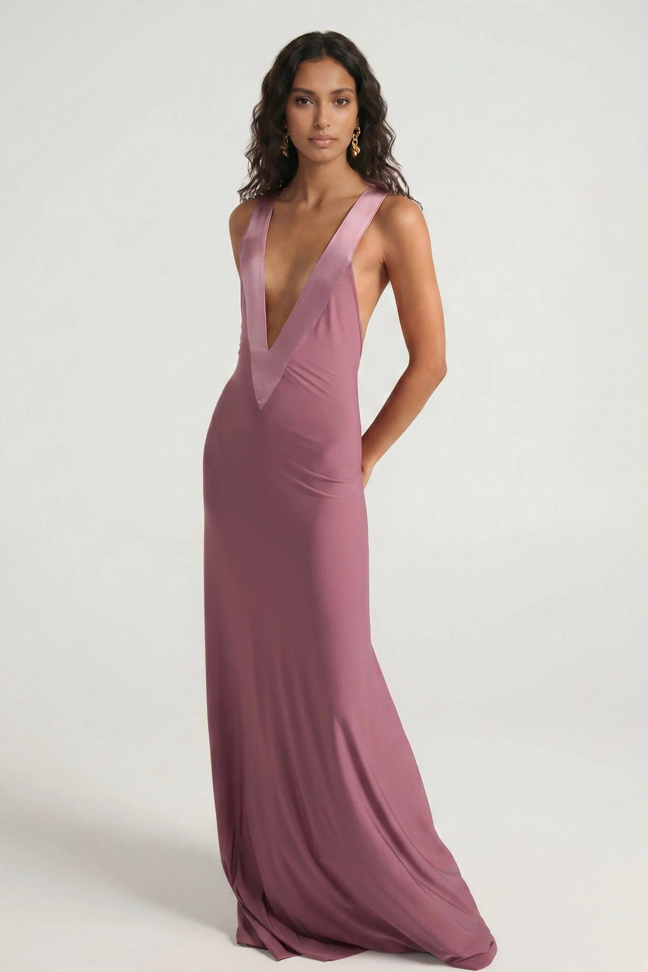 Contrast V Trim Flowy Maxi Dress