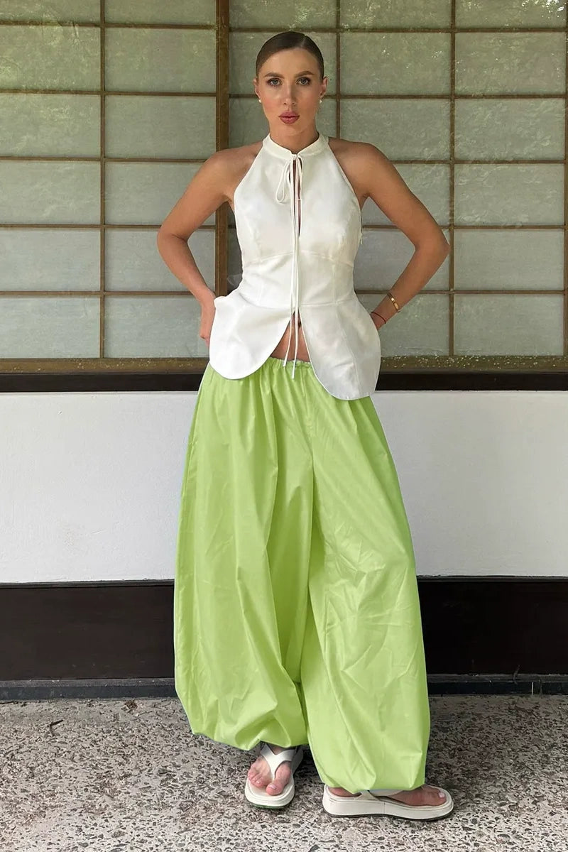 Pantalon large à volants diagonaux