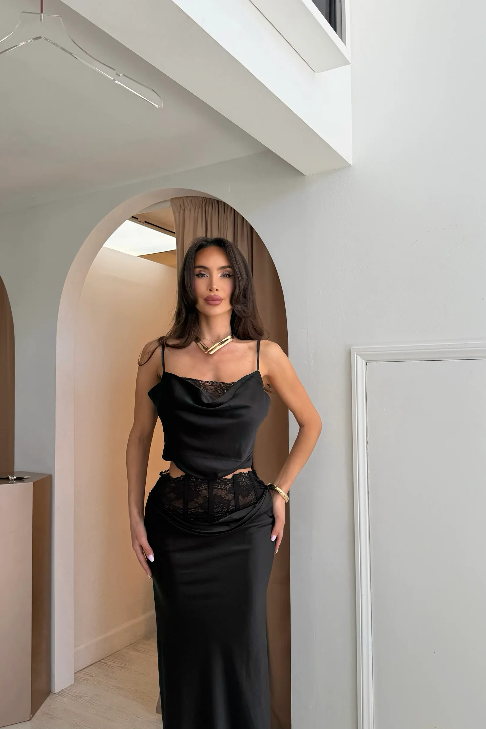 Ensemble jupe en satin à dentelle noire