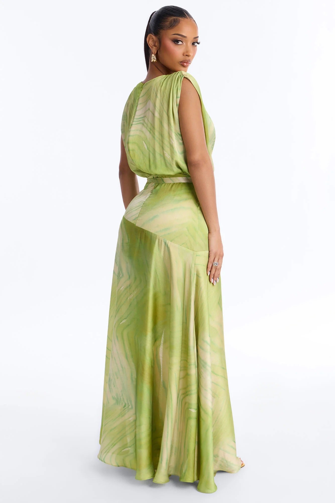 Periwinkle print ærmeløs satin maxi-kjole