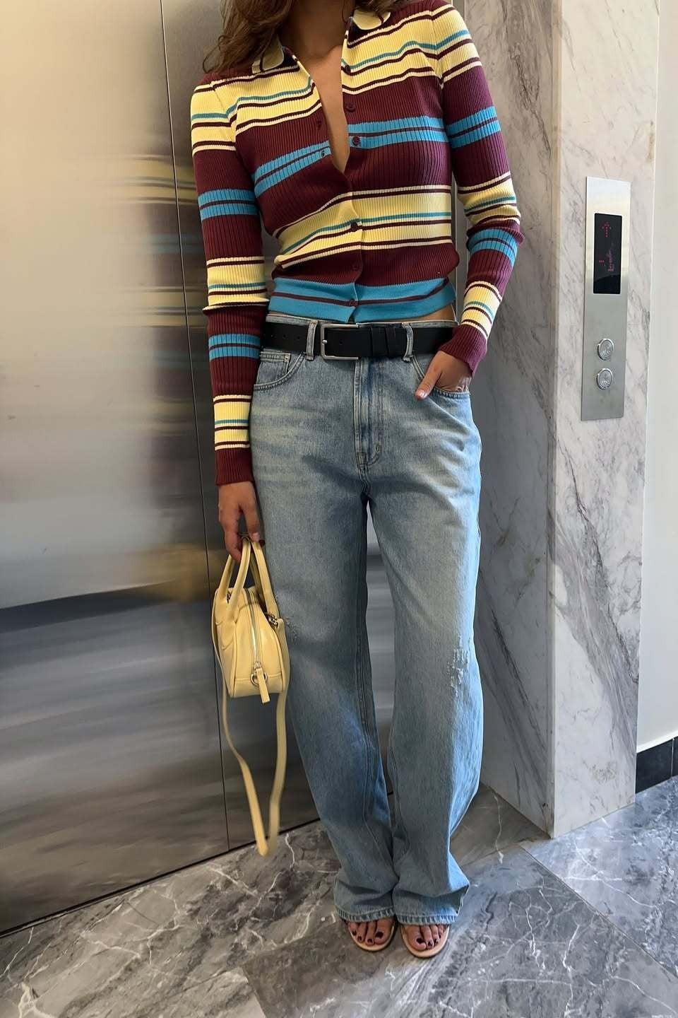 Skjorte med knapper og retro blonder