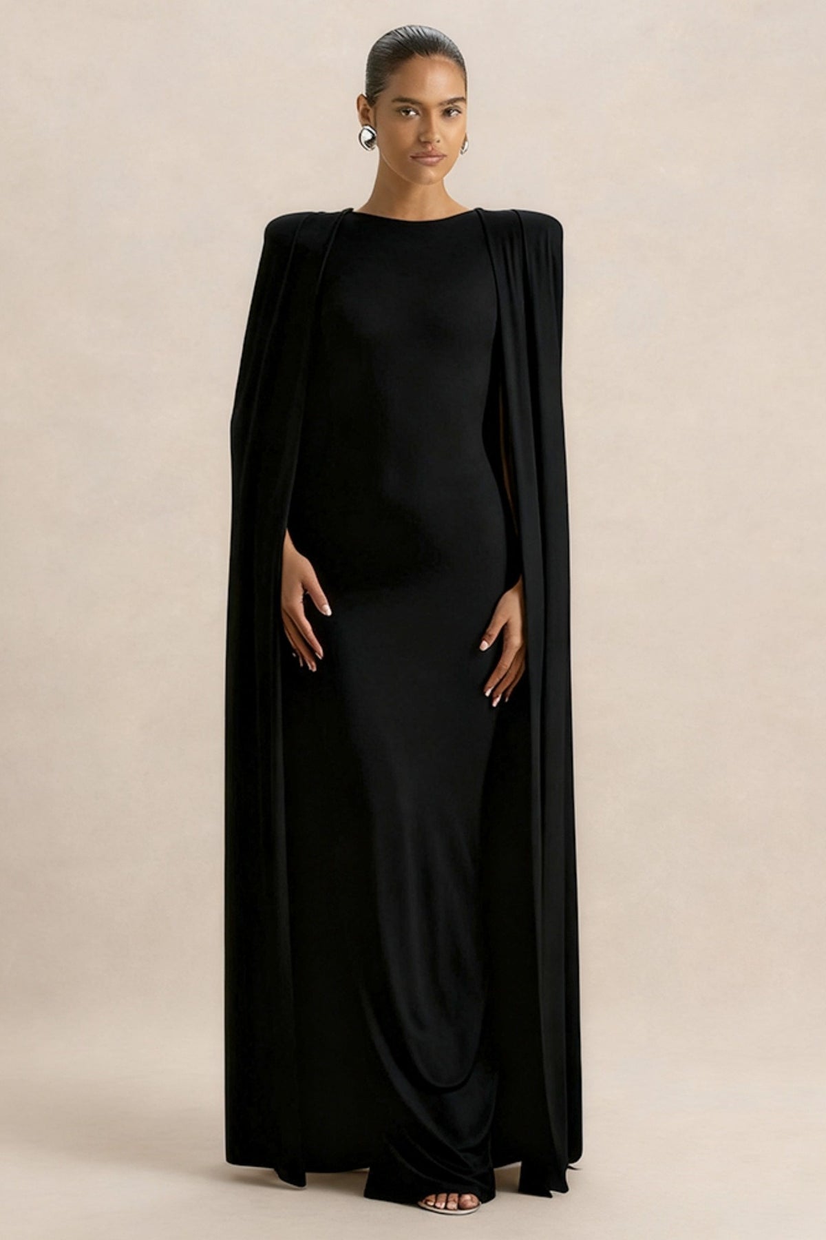 Elegant Waist-Cinching Maxi Dress