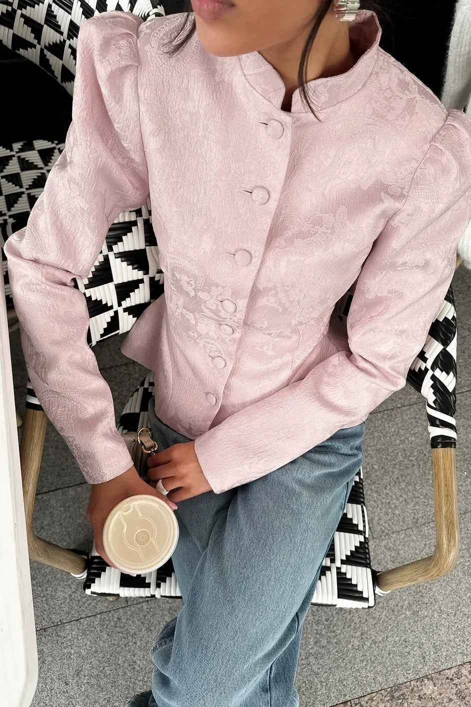 Skjorte med knapper og retro blonder